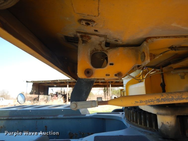 image for item DF2599 2000 Grove RT530E crane