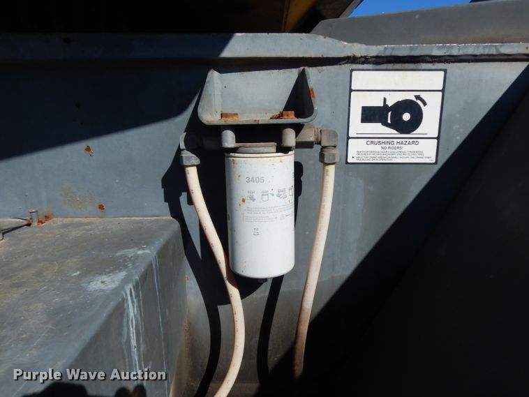 image for item DF2599 2000 Grove RT530E crane