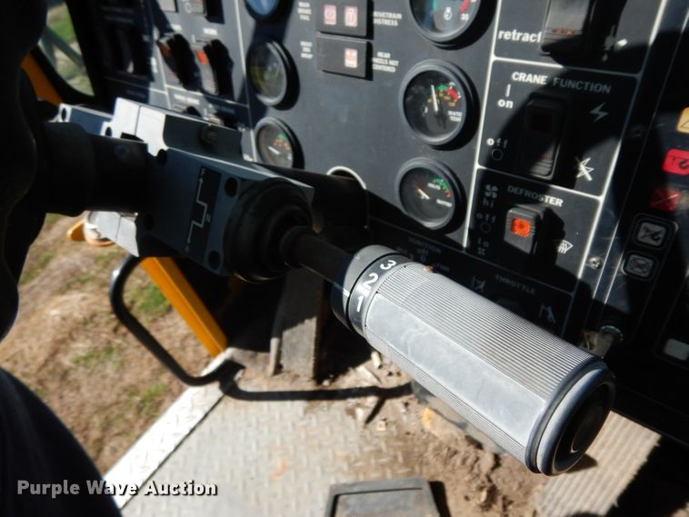 image for item DF2599 2000 Grove RT530E crane