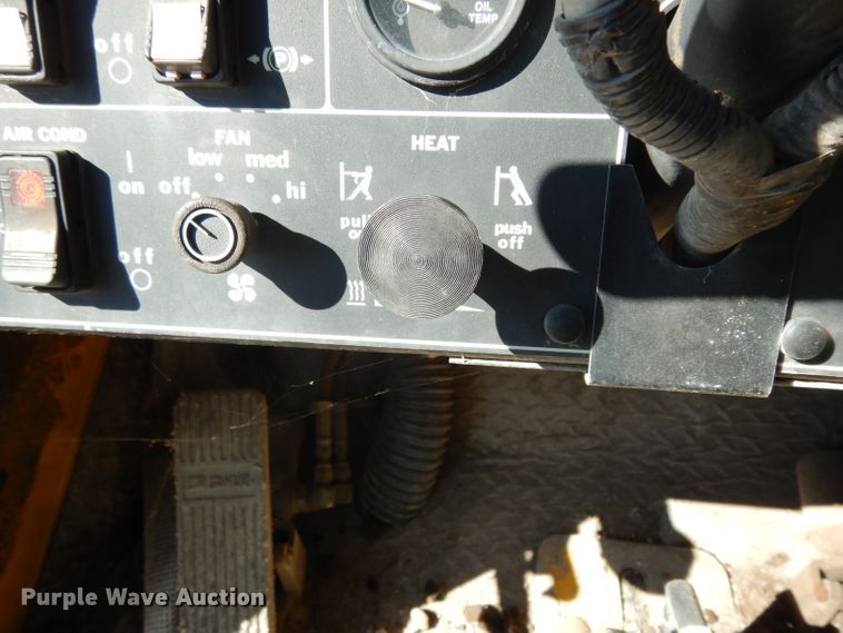 image for item DF2599 2000 Grove RT530E crane