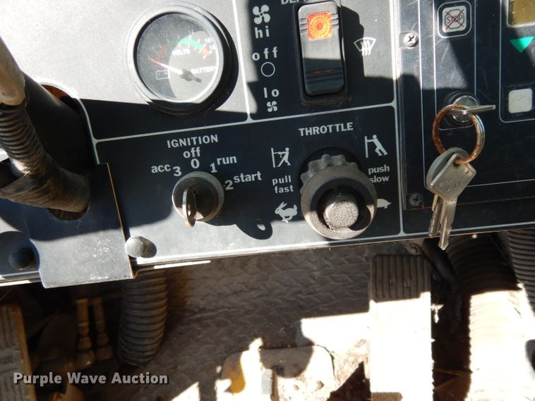 image for item DF2599 2000 Grove RT530E crane