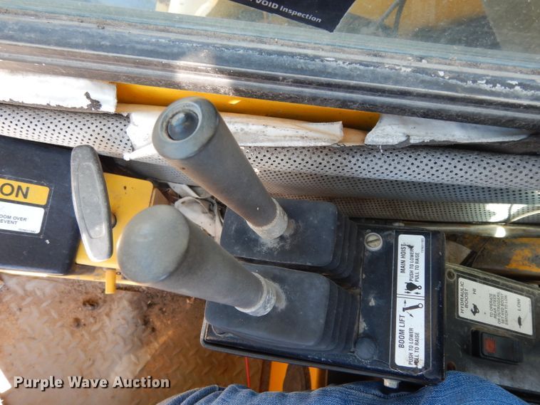 image for item DF2599 2000 Grove RT530E crane