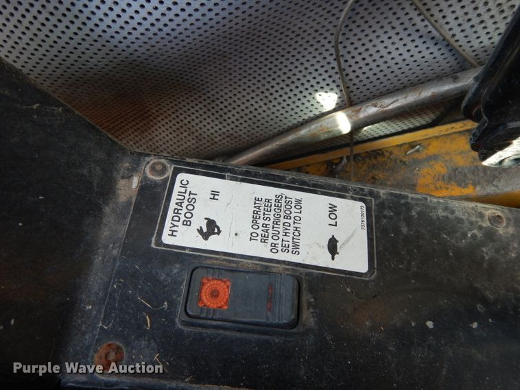 image for item DF2599 2000 Grove RT530E crane