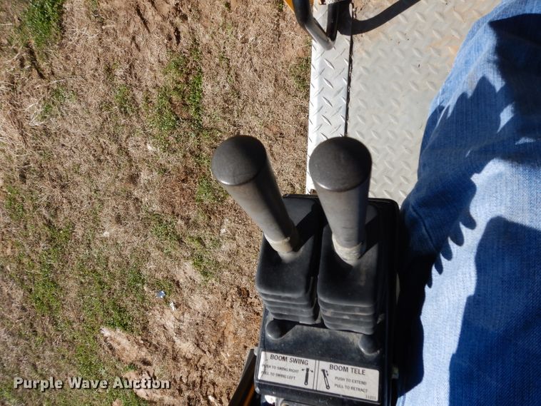 image for item DF2599 2000 Grove RT530E crane