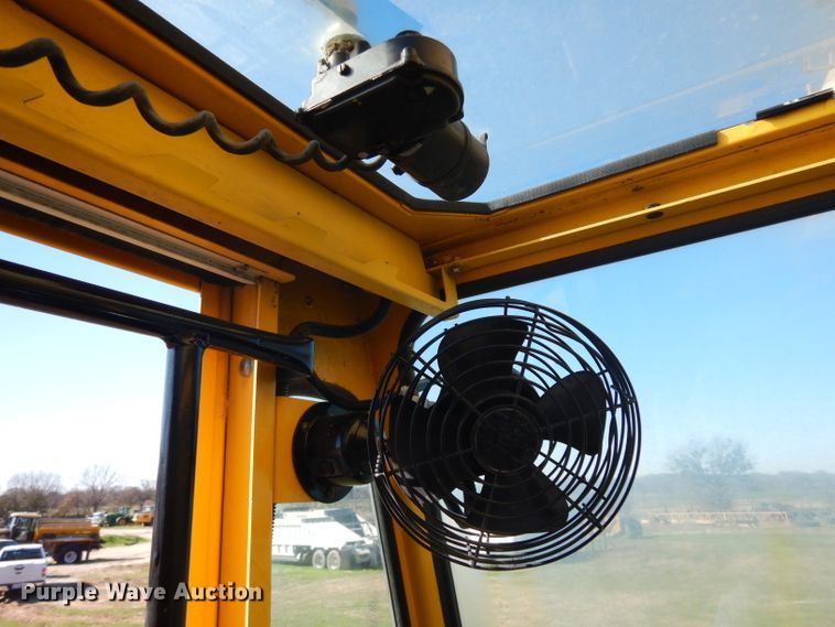 image for item DF2599 2000 Grove RT530E crane