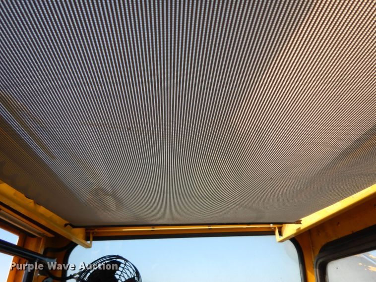 image for item DF2599 2000 Grove RT530E crane