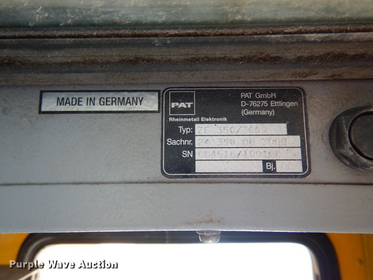 image for item DF2599 2000 Grove RT530E crane