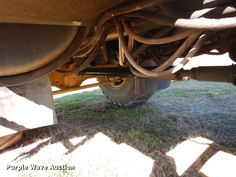 image for item DF2599 2000 Grove RT530E crane