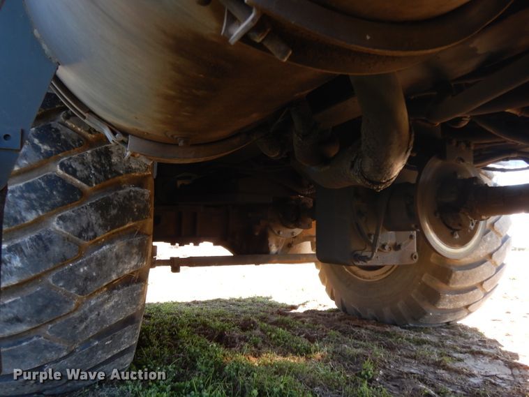 image for item DF2599 2000 Grove RT530E crane