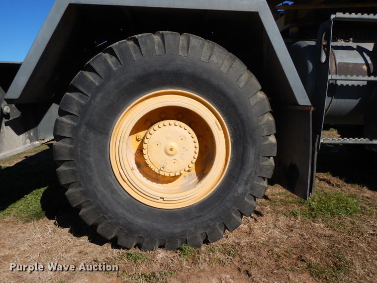 image for item DF2599 2000 Grove RT530E crane