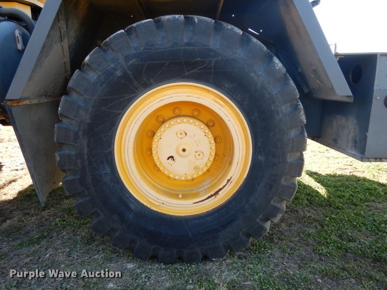 image for item DF2599 2000 Grove RT530E crane