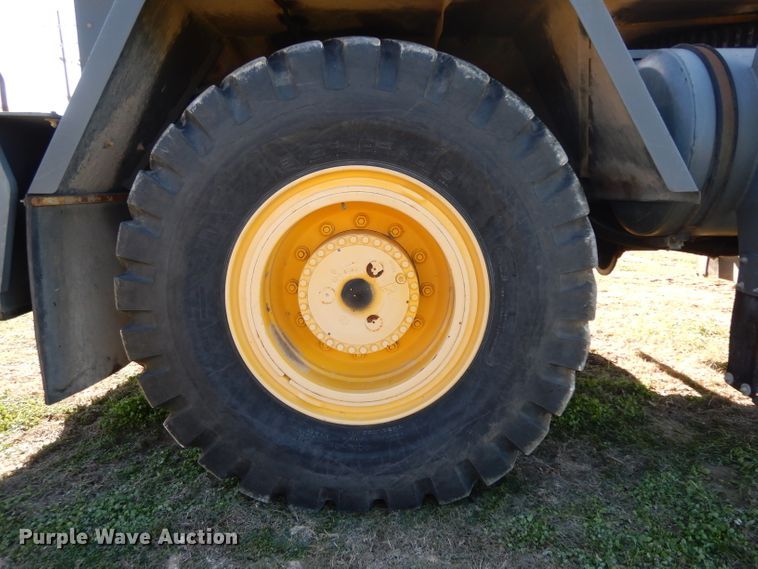 image for item DF2599 2000 Grove RT530E crane