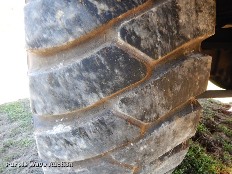 image for item DF2599 2000 Grove RT530E crane