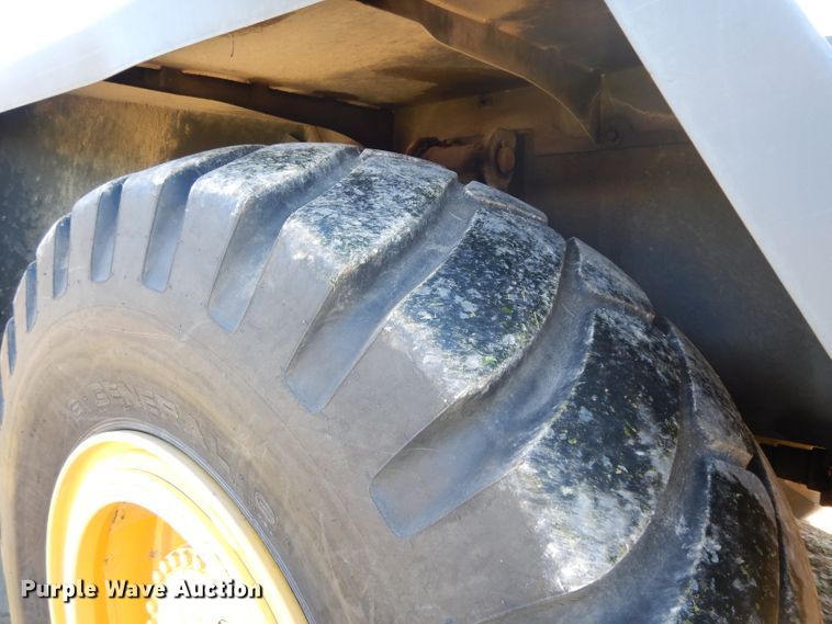 image for item DF2599 2000 Grove RT530E crane