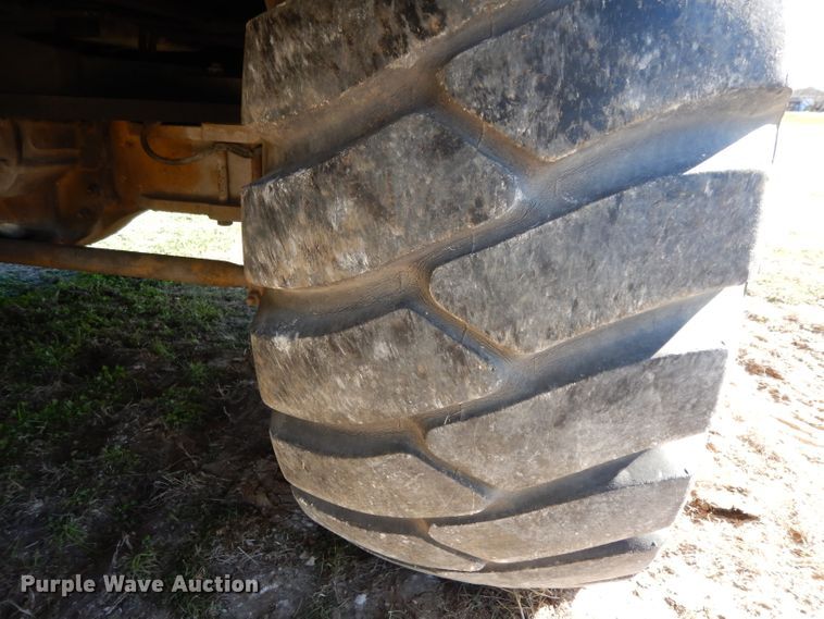 image for item DF2599 2000 Grove RT530E crane