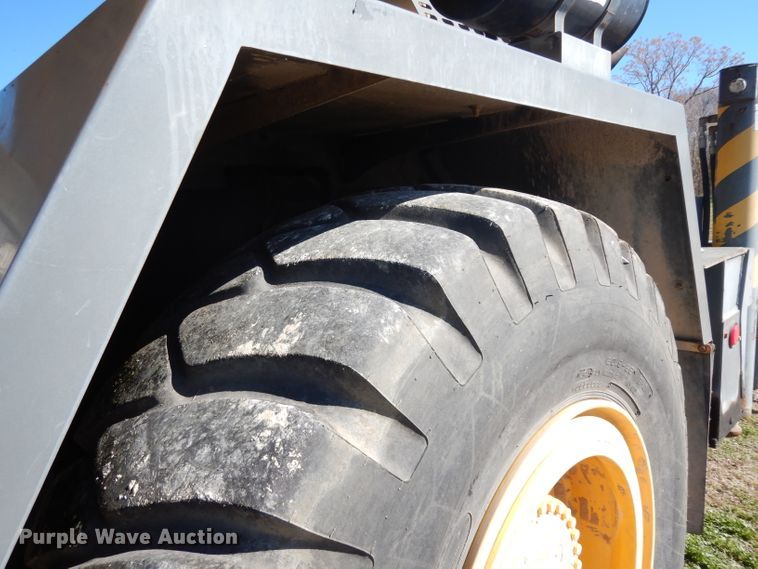 image for item DF2599 2000 Grove RT530E crane