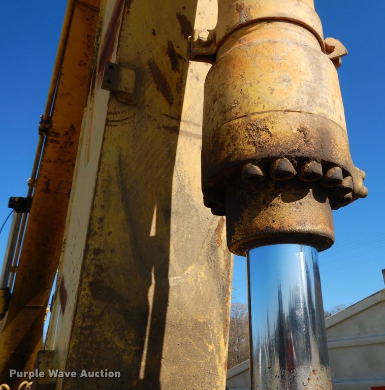 image for item DF2601 2005 Kobelco SK210LC excavator