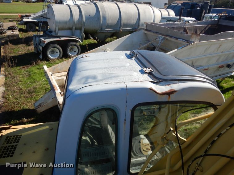 image for item DF2601 2005 Kobelco SK210LC excavator