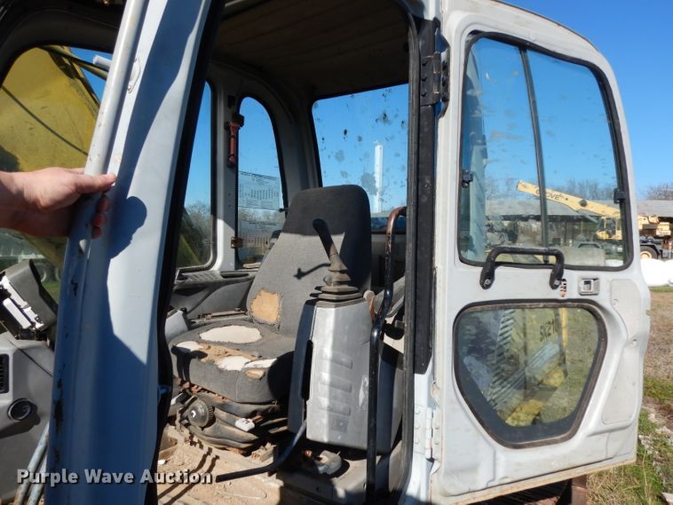 image for item DF2601 2005 Kobelco SK210LC excavator
