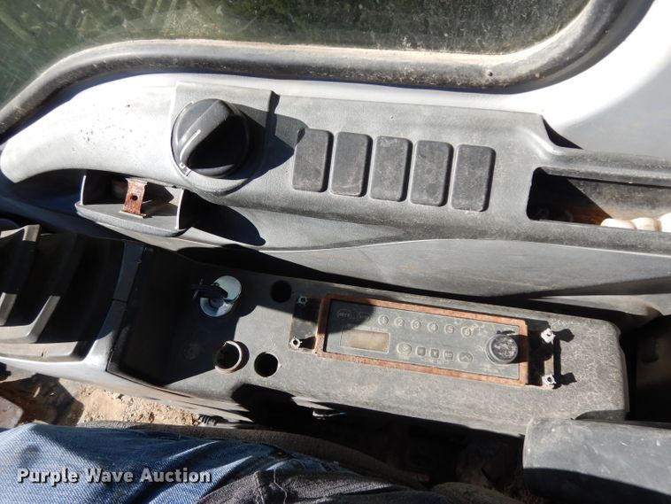 image for item DF2601 2005 Kobelco SK210LC excavator