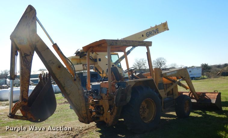 image for item DF2603 1976 John Deere 310A backhoe