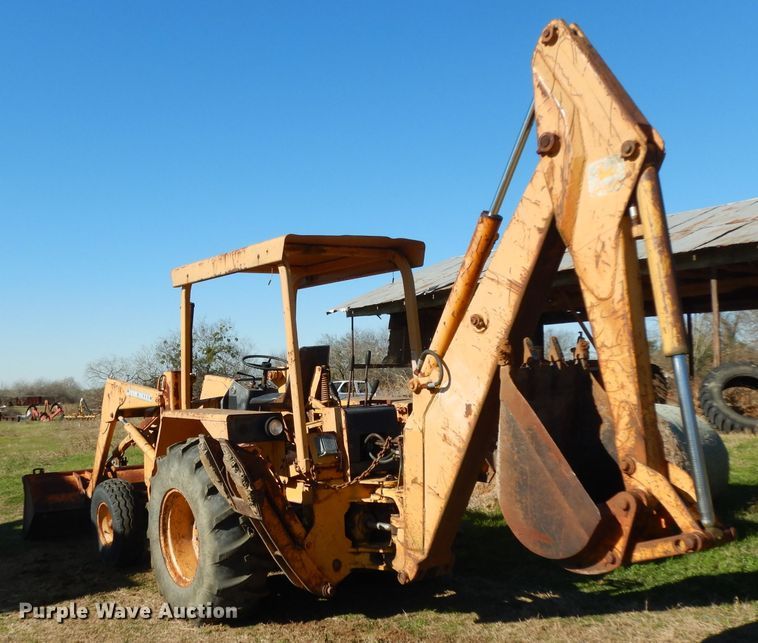 image for item DF2603 1976 John Deere 310A backhoe