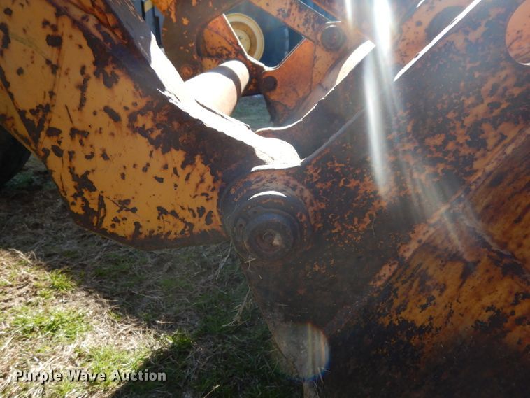 image for item DF2603 1976 John Deere 310A backhoe