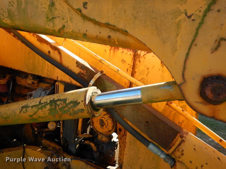 image for item DF2603 1976 John Deere 310A backhoe