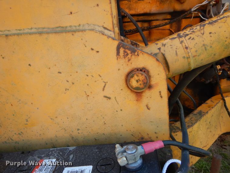 image for item DF2603 1976 John Deere 310A backhoe
