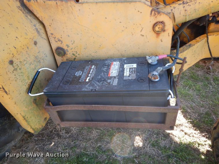 image for item DF2603 1976 John Deere 310A backhoe