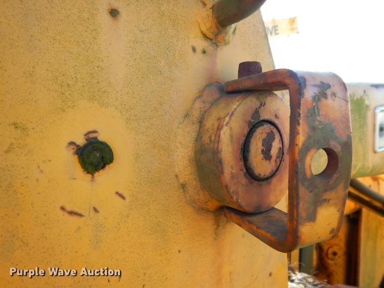 image for item DF2603 1976 John Deere 310A backhoe