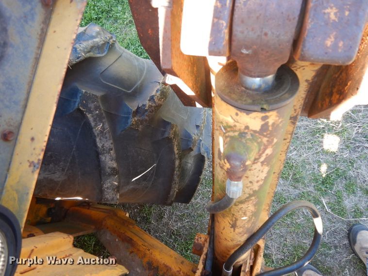 image for item DF2603 1976 John Deere 310A backhoe