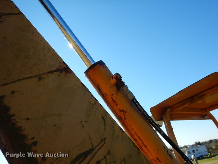 image for item DF2603 1976 John Deere 310A backhoe