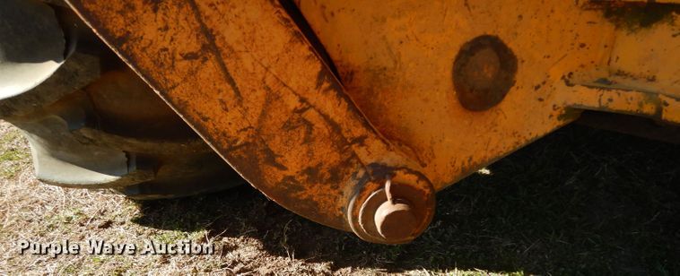 image for item DF2603 1976 John Deere 310A backhoe