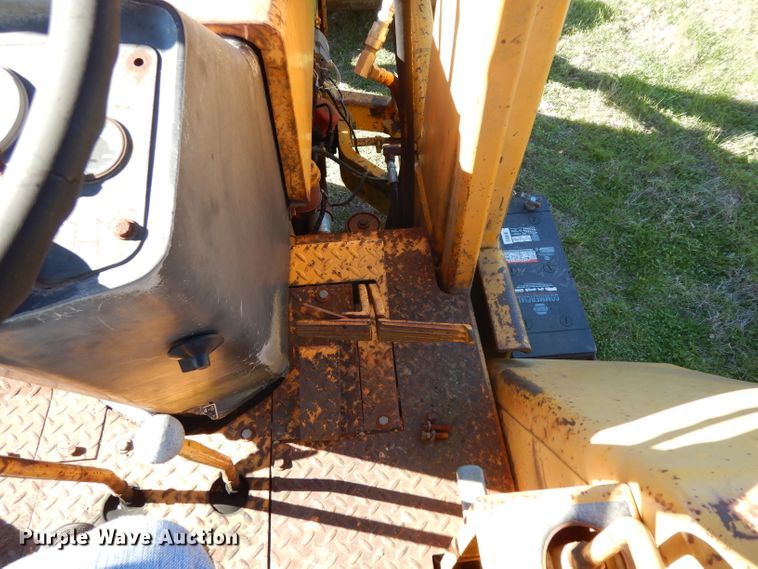 image for item DF2603 1976 John Deere 310A backhoe