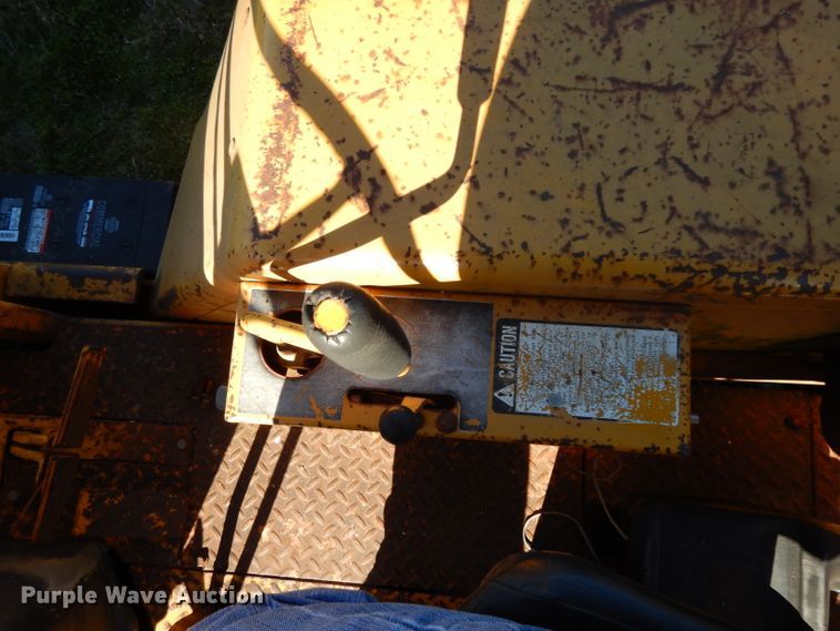 image for item DF2603 1976 John Deere 310A backhoe