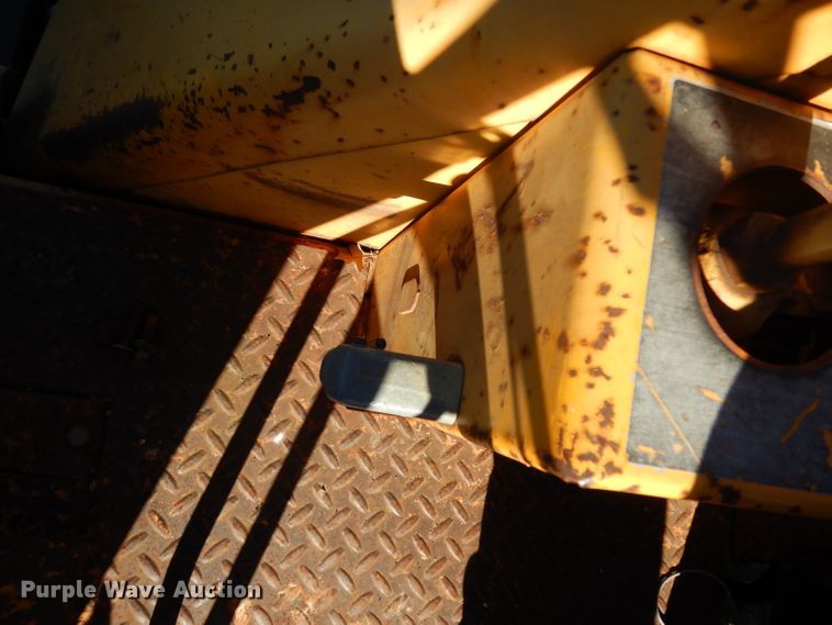 image for item DF2603 1976 John Deere 310A backhoe