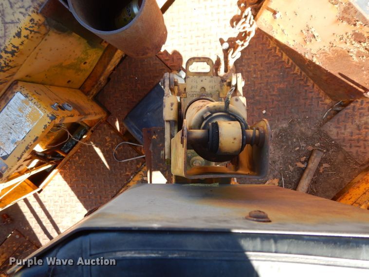 image for item DF2603 1976 John Deere 310A backhoe