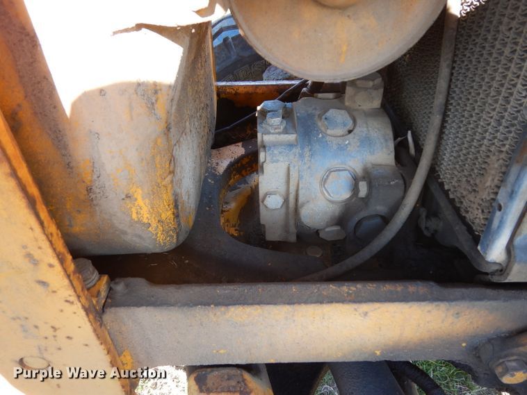 image for item DF2603 1976 John Deere 310A backhoe