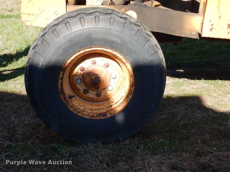 image for item DF2603 1976 John Deere 310A backhoe