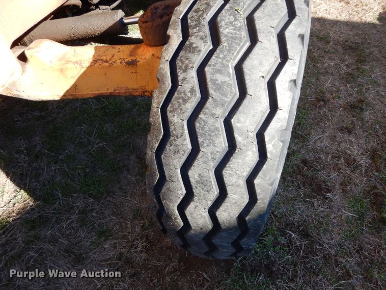 image for item DF2603 1976 John Deere 310A backhoe