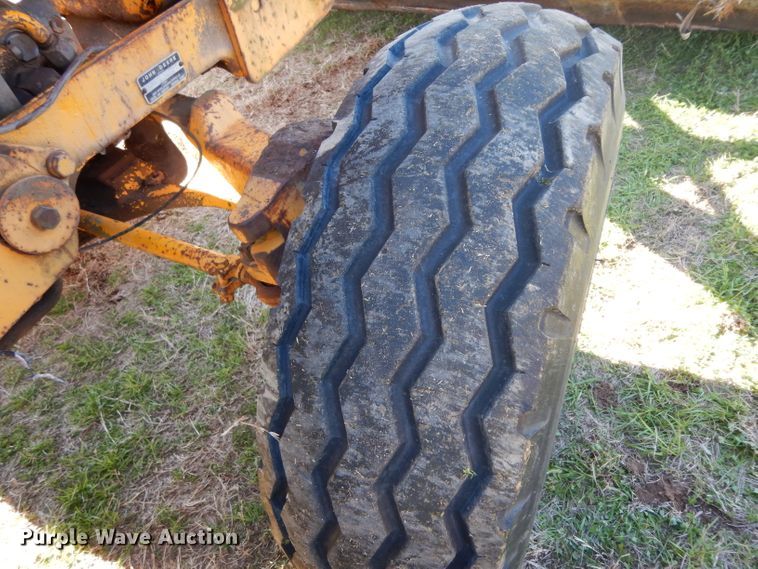 image for item DF2603 1976 John Deere 310A backhoe