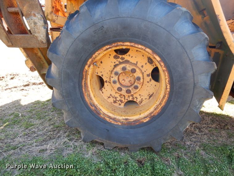 image for item DF2603 1976 John Deere 310A backhoe