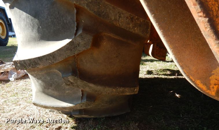 image for item DF2603 1976 John Deere 310A backhoe