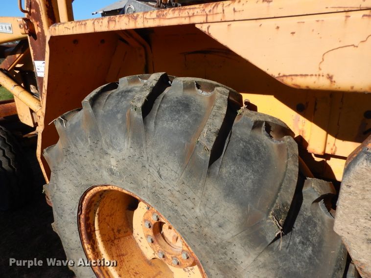 image for item DF2603 1976 John Deere 310A backhoe