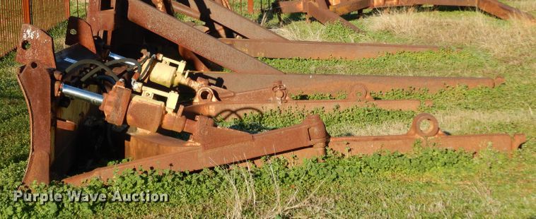 image for item DF2619 Caterpillar D6D six-way dozer blade