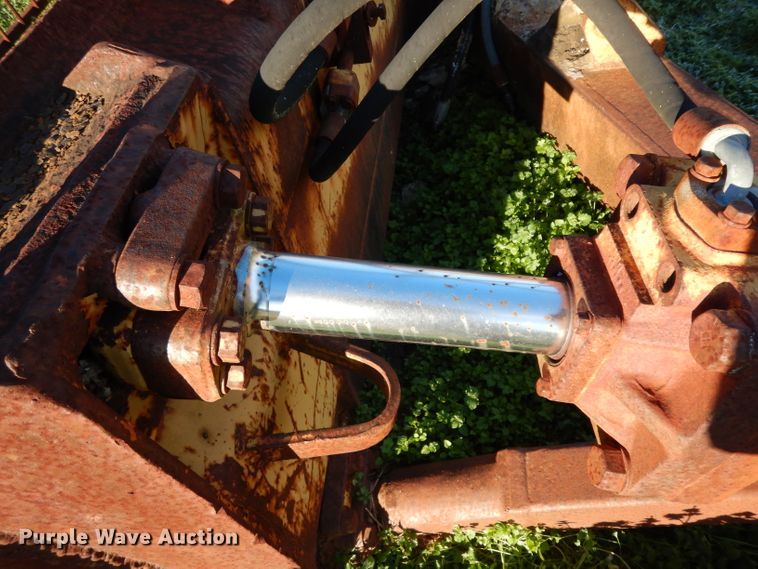 image for item DF2619 Caterpillar D6D six-way dozer blade