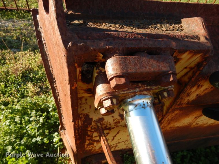 image for item DF2619 Caterpillar D6D six-way dozer blade