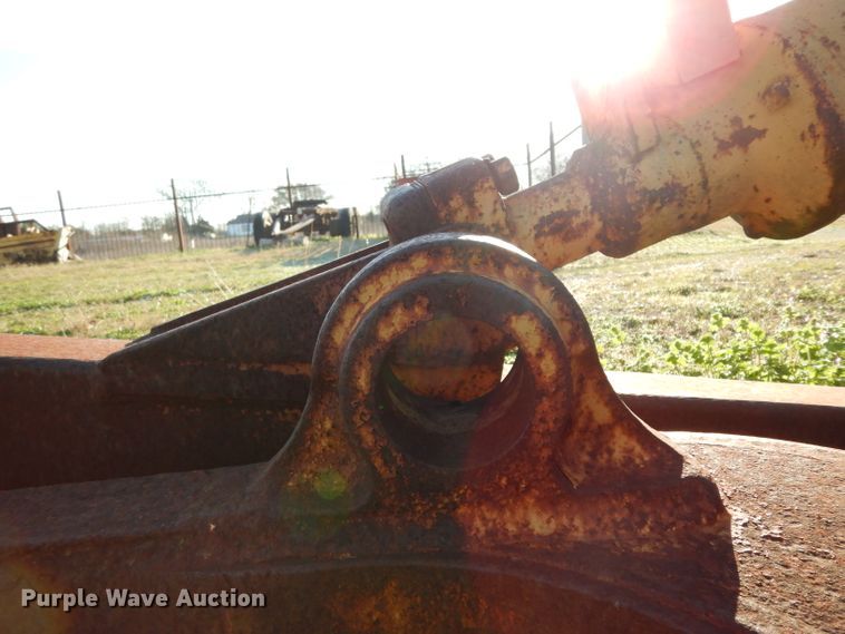 image for item DF2619 Caterpillar D6D six-way dozer blade