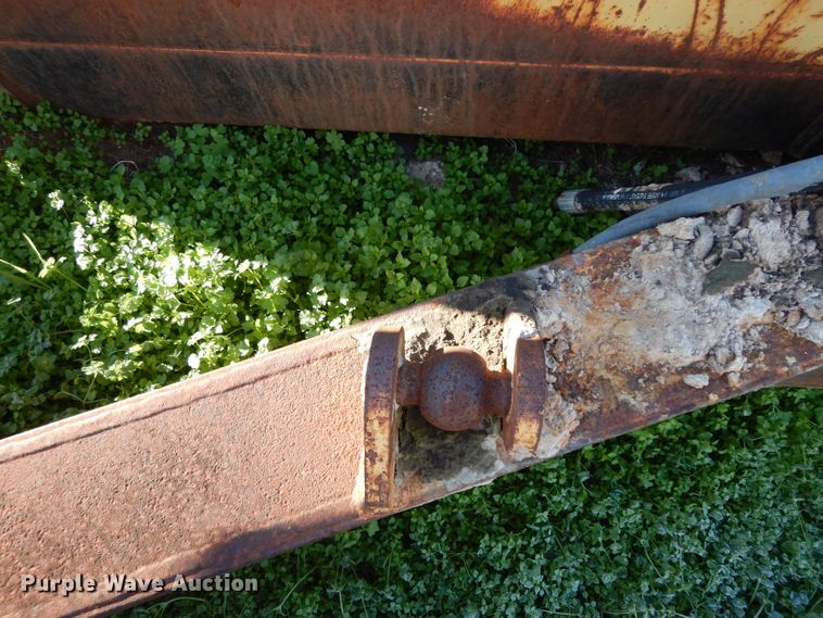 image for item DF2619 Caterpillar D6D six-way dozer blade